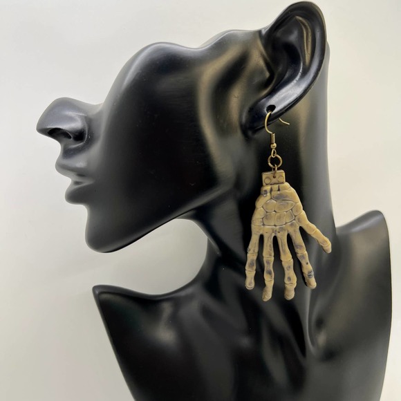 Skeleton Earrings - Hand Earrings - Claw Earrings - Halloween Earrings - Picture 9 of 10